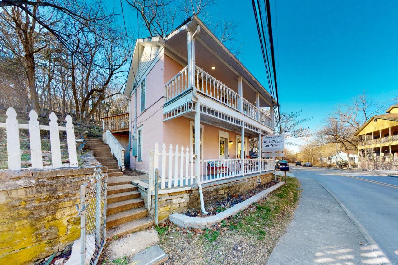 The Pink House On Main - Lower Eureka Springs Eksteriør billede